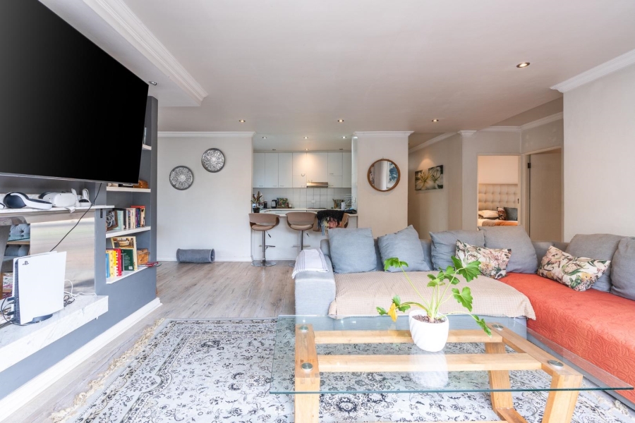 6 Bedroom Property for Sale in Vredehoek Western Cape